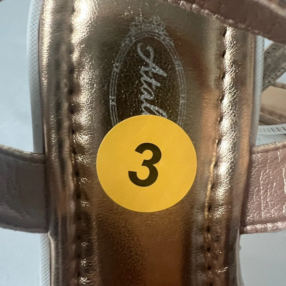 Atalina Little Girl’s Classy Gold T-Strap Sandals with Petal Accents Size 3 NWOT
